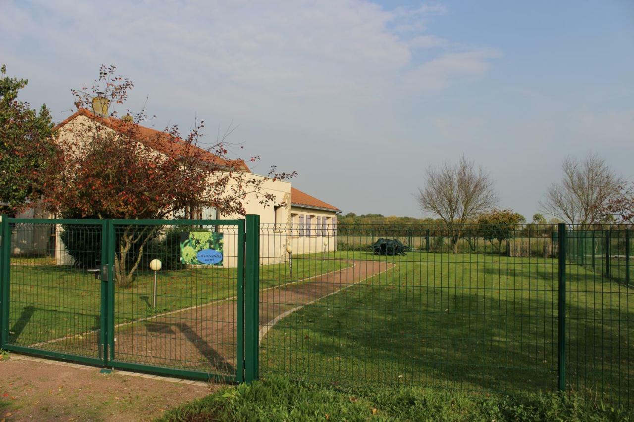 Gite En Campagne Isatis Landemont Exterior foto